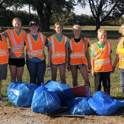 4-H Members Cleaning HWY 99